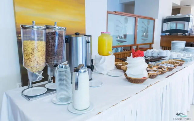 Junior Hotel