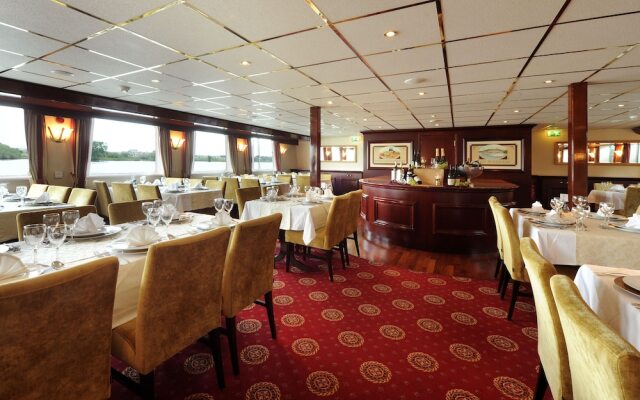 Crossgates Hotelship 3 Star Hafen Neuss