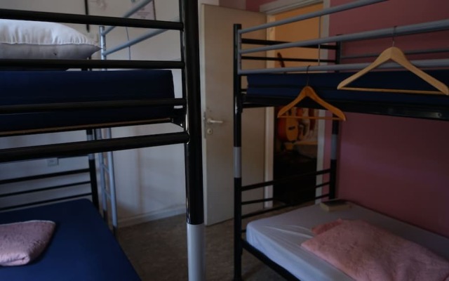 Amigos-Hostel Tel-Aviv Adults Only 18-49