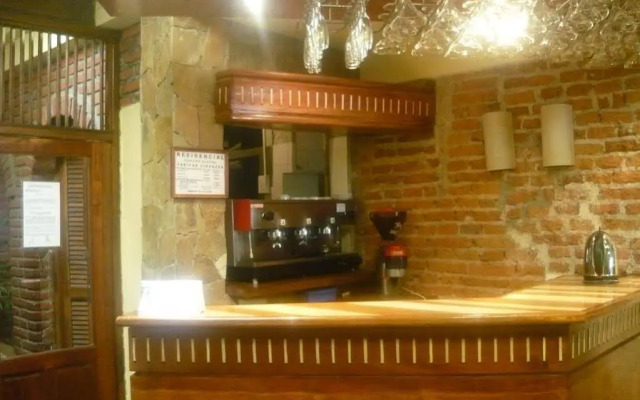 Hostería Carlos Alvear