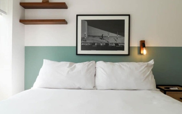 w Lovely 2BR With Balcony in Miraflores