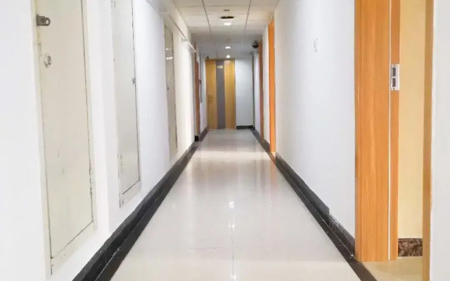 Weihai Jiaqi Hotel (Weihai high speed railway bus terminal store)