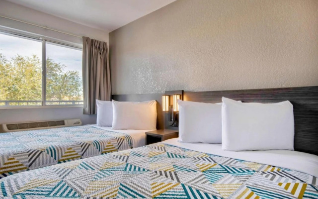 Studio 6 Albuquerque, NM – Midtown