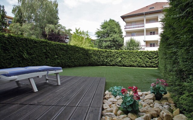 Annecy, A garden very close to the lake