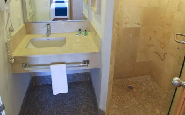 One Guadalajara Periferico Norte