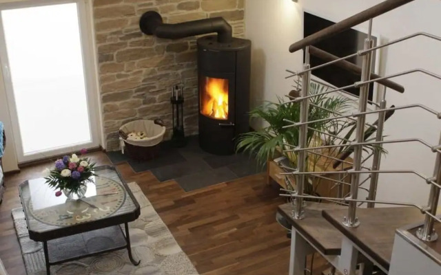 Tranquil Apartment Near Lake