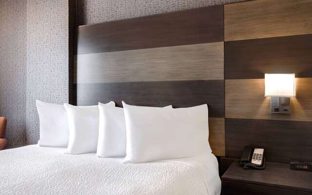 Days Inn by Wyndham Calgary South