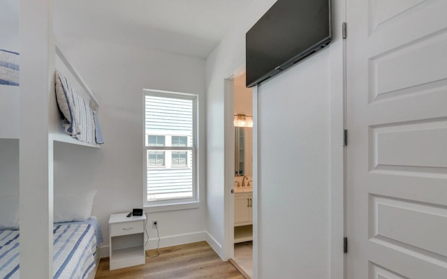 Modern Galveston Vacation Rental: Steps to Beach!