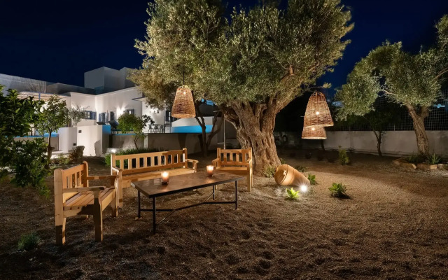 Kalathos Square Luxury Suites