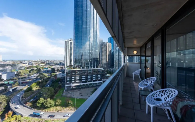 Stylish 2-bed Apt in Southbank With Parking