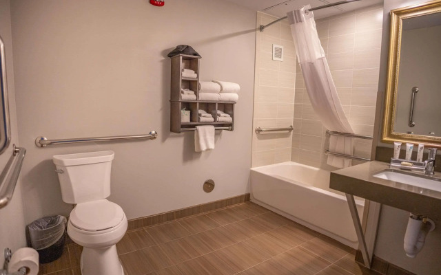 Country Inn & Suites by Radisson, Bemidji, MN