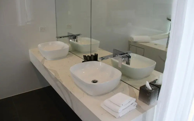 Hepburn Bathhouse & Spa Villas