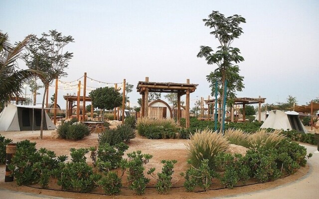 Bab Al Nojoum Hudayriyat Camp