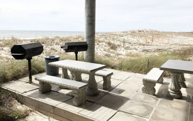 Beachfront Windemere Condos by Hosteeva