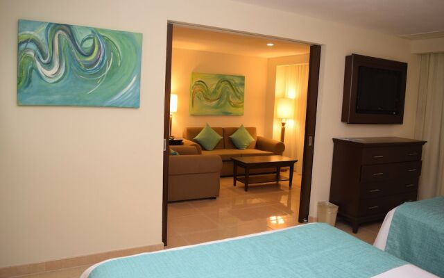 Astur Hotel y Suites