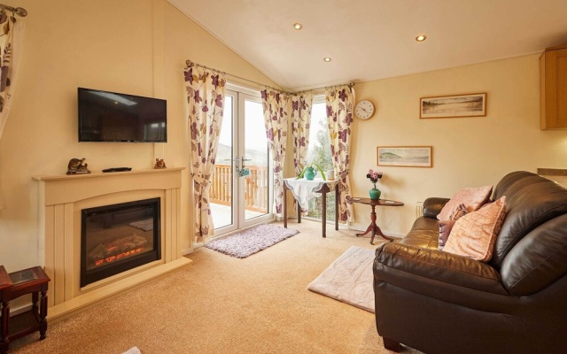 Host Stay - The Lodge High House