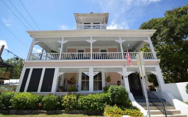 The Kenwood Inn