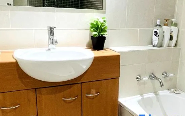 Sydney CBD 2Bedroom Apartment – Bathroom – Sydney