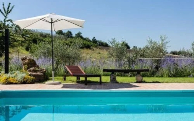 Umbrian Holiday on the enchanting hills of Todi!