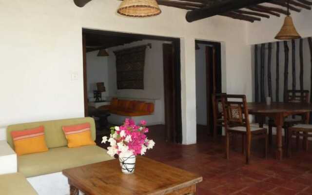 Kusini Beach Cottages