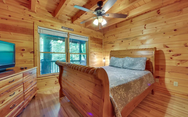 Riverfront Ellijay Cabin w/ Deck + Pool Access!