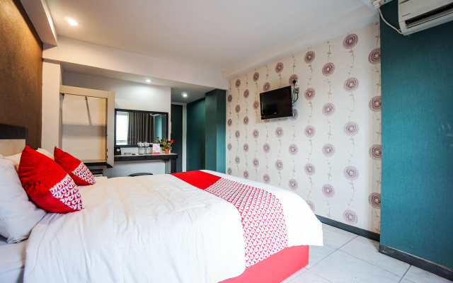 OYO 1318 Hotel Prince Boulevard – Guest Rooms – Manado