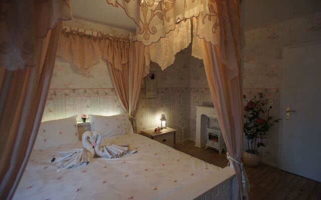 Villa Romantica Large Holiday Home For Up To 12 People, Dogs Welcome