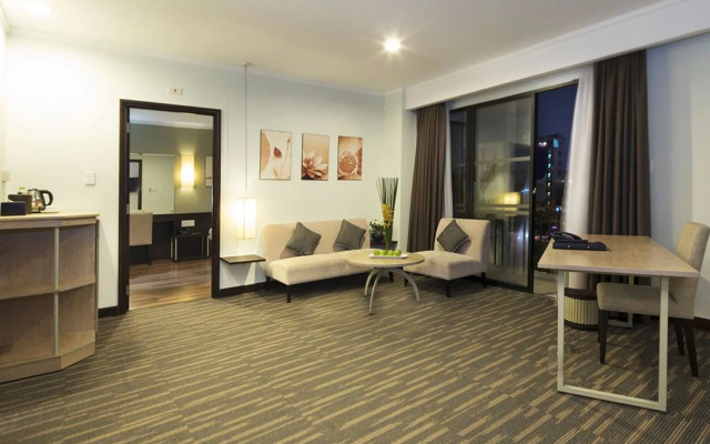 Vien Dong Hotel