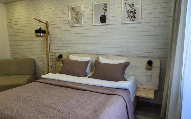 Мириады на улице Геологоразведчиков 2