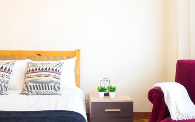 Sunny 4 Bedroom Apartment - with View