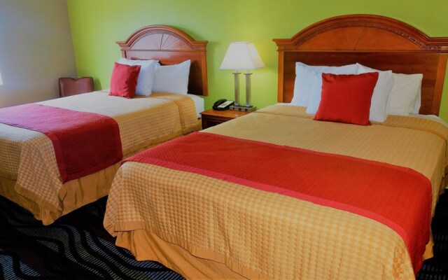 Oak Tree Inn & Suites