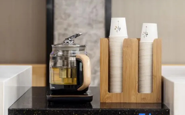 City Comfort Inn Hotel (Zhongshan Daxin Xindu Hui Xiaolan High-Speed Railway Station)