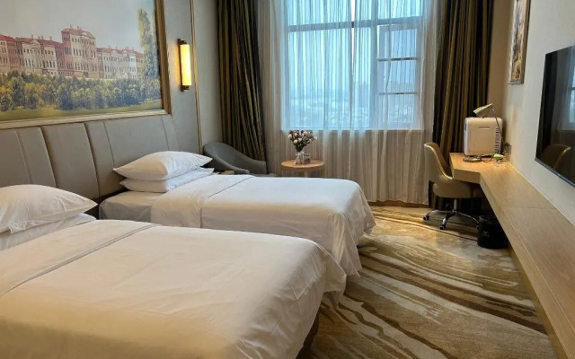 Vienna International Hotel (Wuhan Miaoshan Institute of Technology)