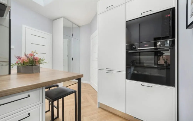 Wroclaw Center Apartment by Renters