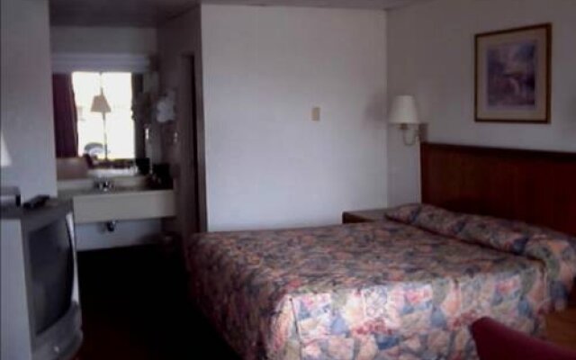 Town & Country Inn