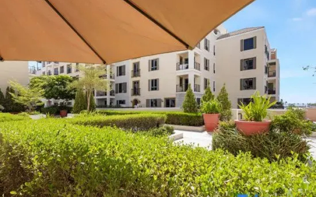 Stylish 2BR with Beach Access