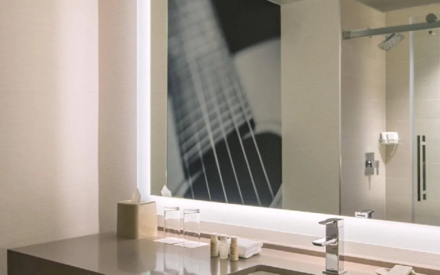 Renaissance Austin Hotel