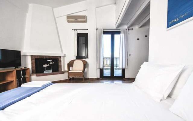 Detached Beach Front House, 1st Floor