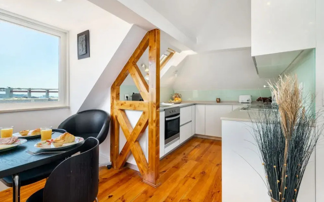 Premium River View Apartment