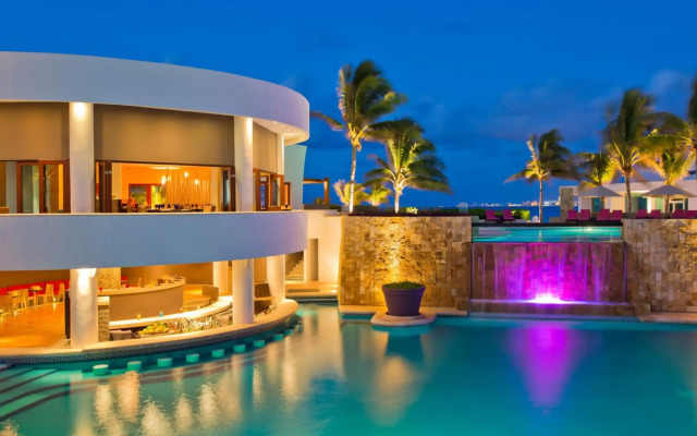 Altitude at Krystal Grand Cancun - All inclusive