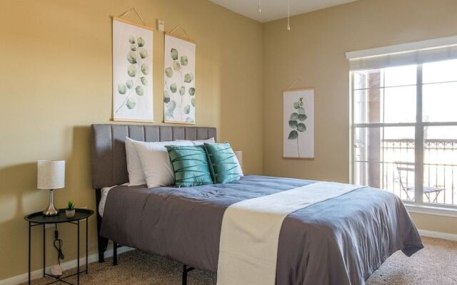 FRONTDESK Residences at Gramercy Apts Houston