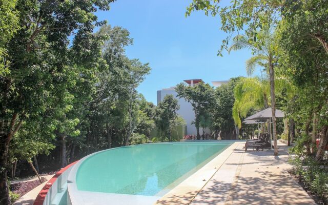 Condo with Infinity Pool View by Olahola