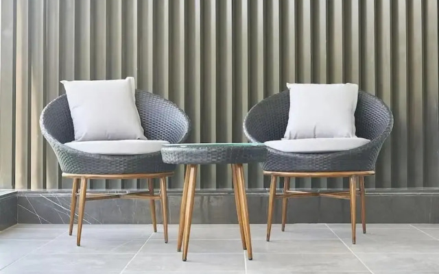 Saoirse at Lake View Residence