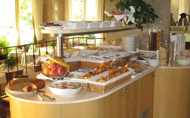 B&B Hotel Diano Marina Palace