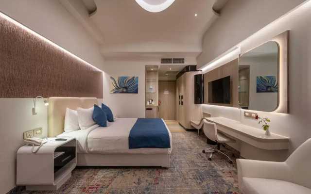 Crowne Plaza Alexandria Mirage by IHG