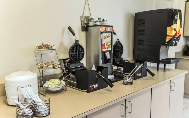 MainStay Suites Wilmington - University Area