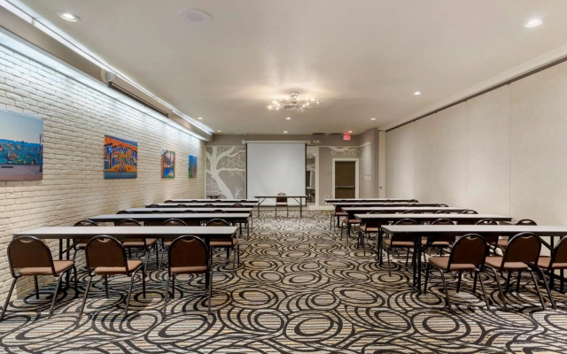 Aiden Austin City Hotel