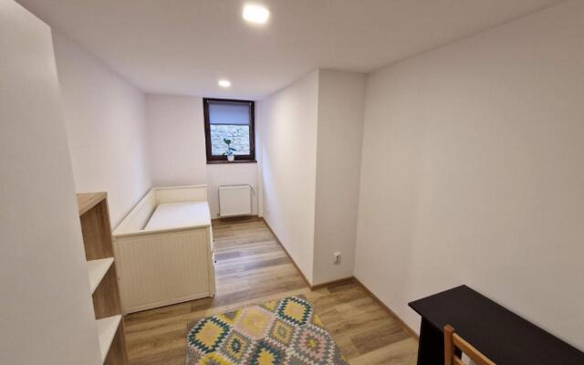 G!RO Guest House