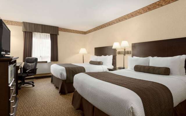 Days Inn & Suites by Wyndham Sault Ste. Marie ON