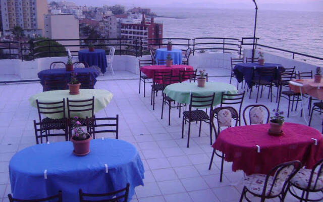 Ozgun Apart Otel Kusadasi